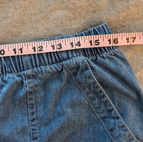 🌸 Stretchy Jean Shorts - Picture 4 of 5